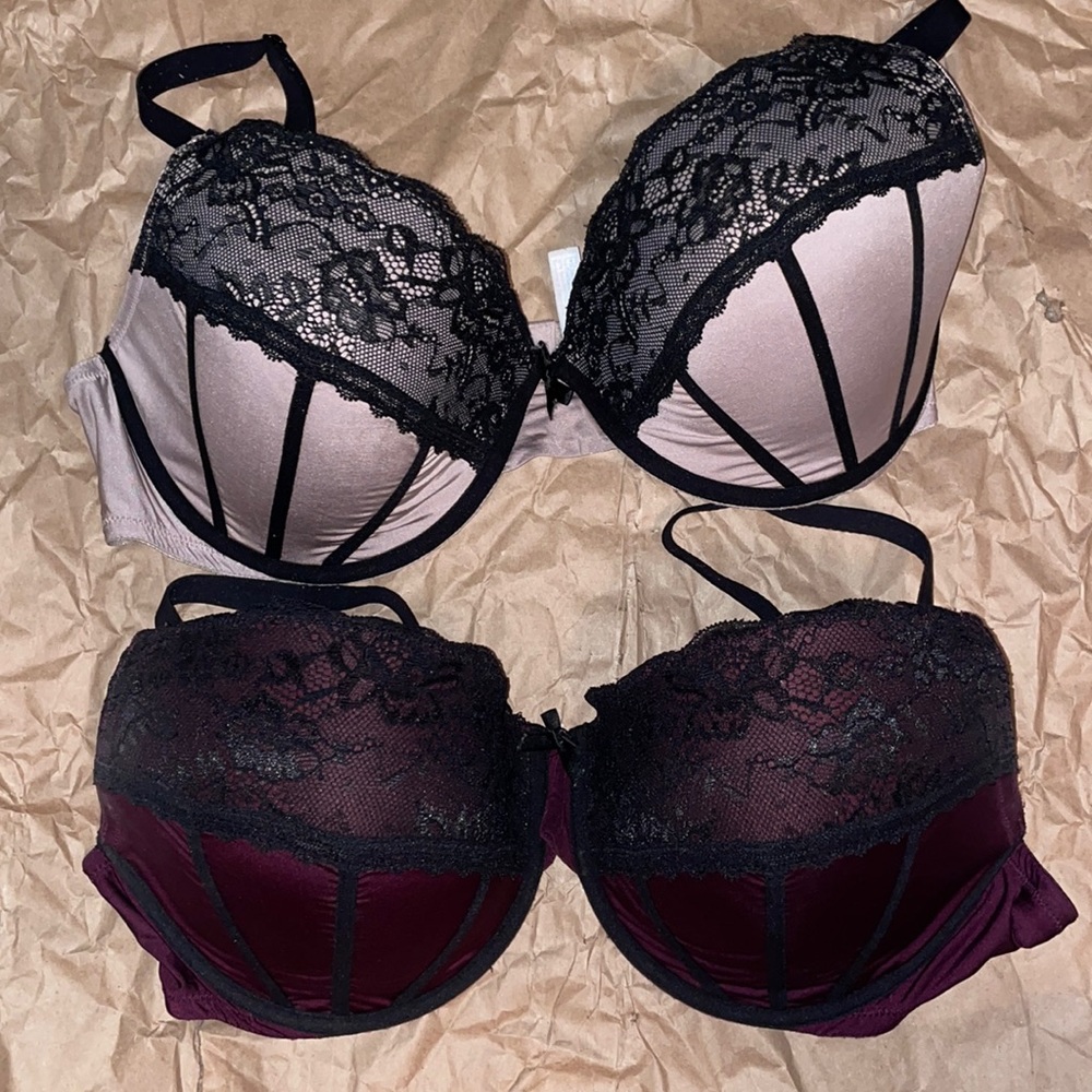 2 Push up bras